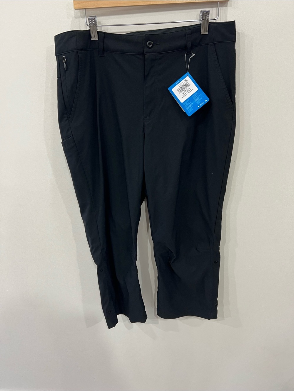 NWT Columbia Leslie Falls Omni-Shield Capri Pants Women’s 14 Black